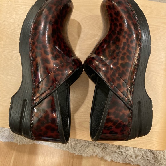 Dansko Shoes Red Leopard. Excellent condition - Picture 5 of 10